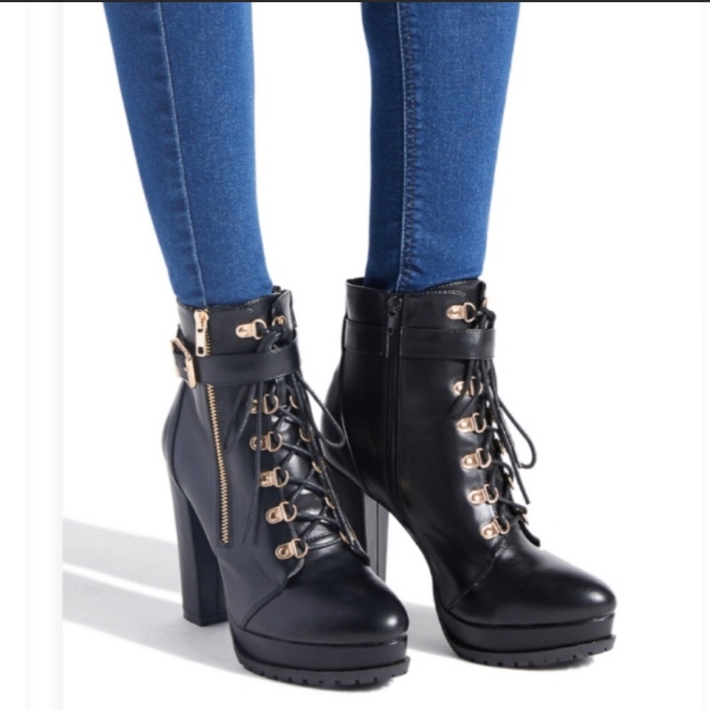 Combat boots